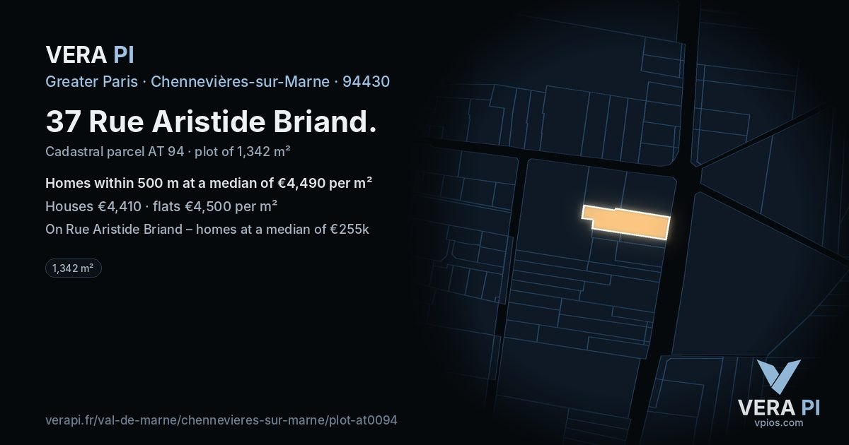 37 Rue Aristide Briand, Chennevières-sur-Marne at night – the plot lit, the parcels around coloured by the prices near them