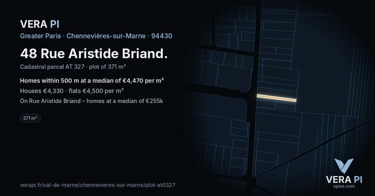 48 Rue Aristide Briand, Chennevières-sur-Marne at night – the plot lit, the parcels around coloured by the prices near them