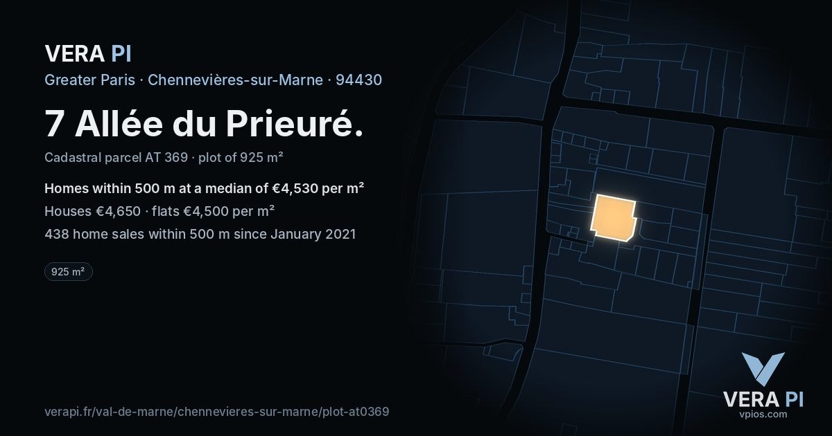 7 Allée du Prieuré, Chennevières-sur-Marne at night – the plot lit, the parcels around coloured by the prices near them