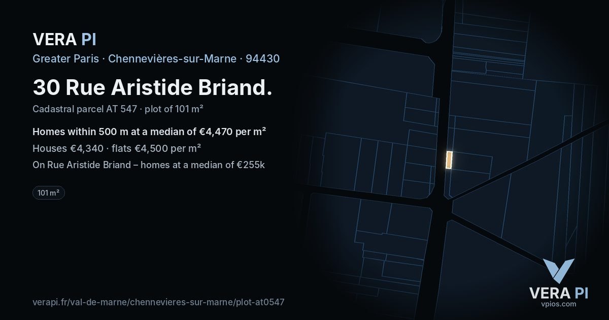 30 Rue Aristide Briand, Chennevières-sur-Marne at night – the plot lit, the parcels around coloured by the prices near them