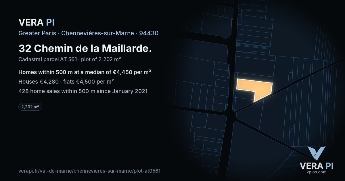 32 Chemin de la Maillarde, Chennevières-sur-Marne at night – the plot lit, the parcels around coloured by the prices near them