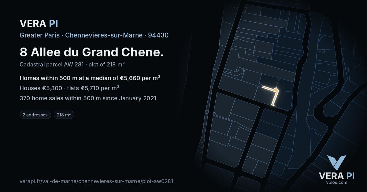 8 Allee du Grand Chene, Chennevières-sur-Marne at night – the plot lit, the parcels around coloured by the prices near them