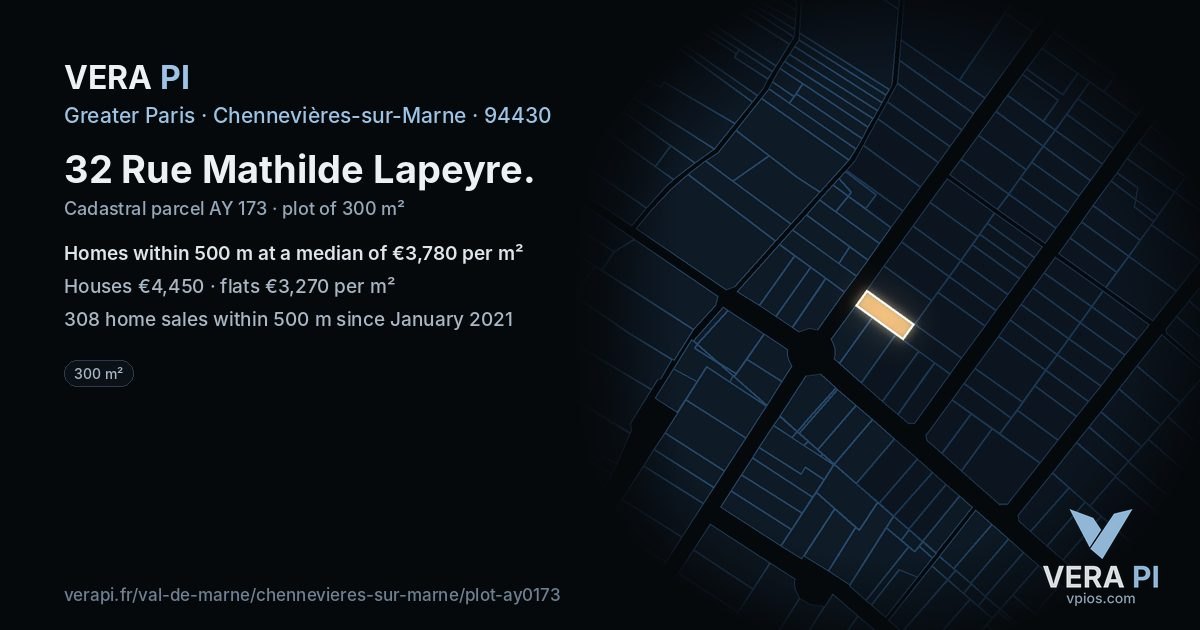 32 Rue Mathilde Lapeyre, Chennevières-sur-Marne at night – the plot lit, the parcels around coloured by the prices near them