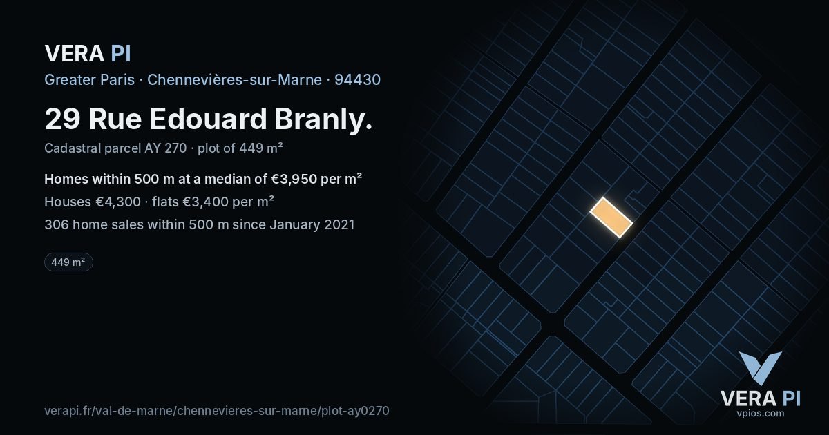 29 Rue Edouard Branly, Chennevières-sur-Marne at night – the plot lit, the parcels around coloured by the prices near them
