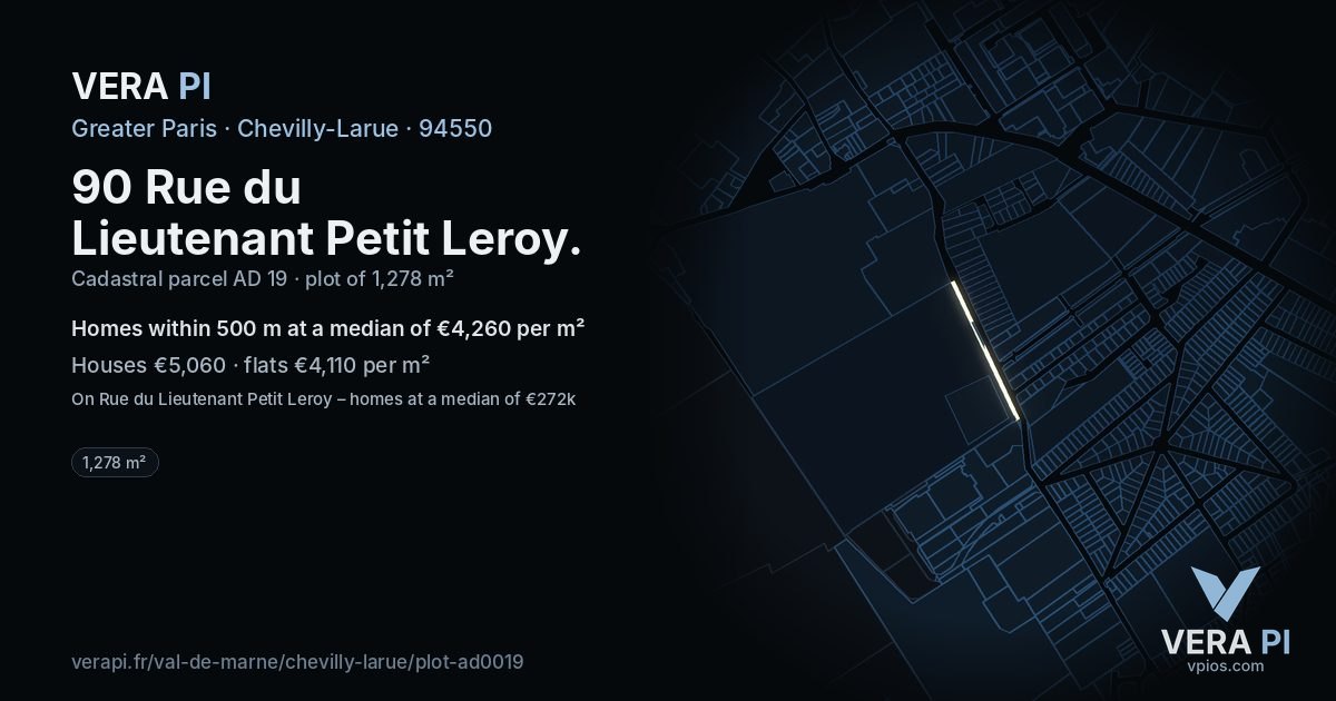 90 Rue du Lieutenant Petit Leroy, Chevilly-Larue at night – the plot lit, the parcels around coloured by the prices near them