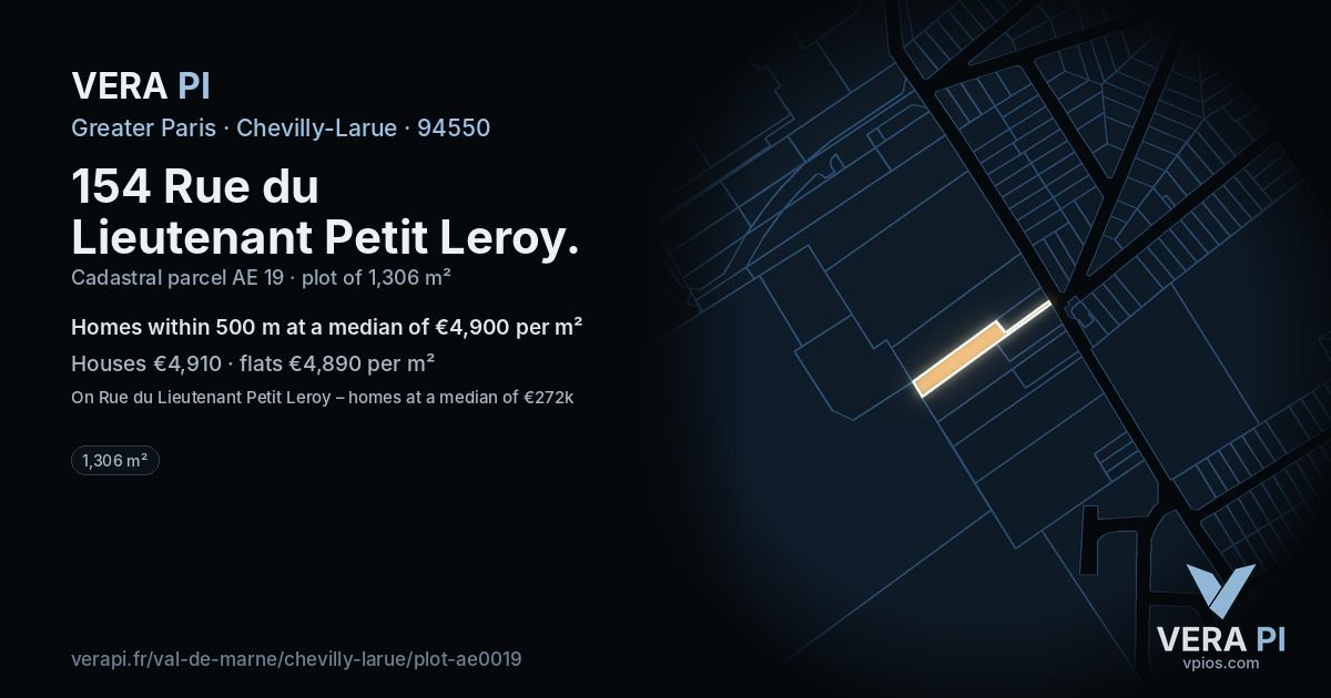 154 Rue du Lieutenant Petit Leroy, Chevilly-Larue at night – the plot lit, the parcels around coloured by the prices near them