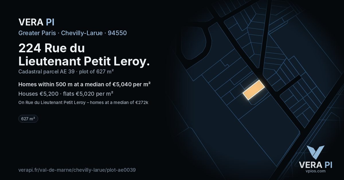 224 Rue du Lieutenant Petit Leroy, Chevilly-Larue at night – the plot lit, the parcels around coloured by the prices near them