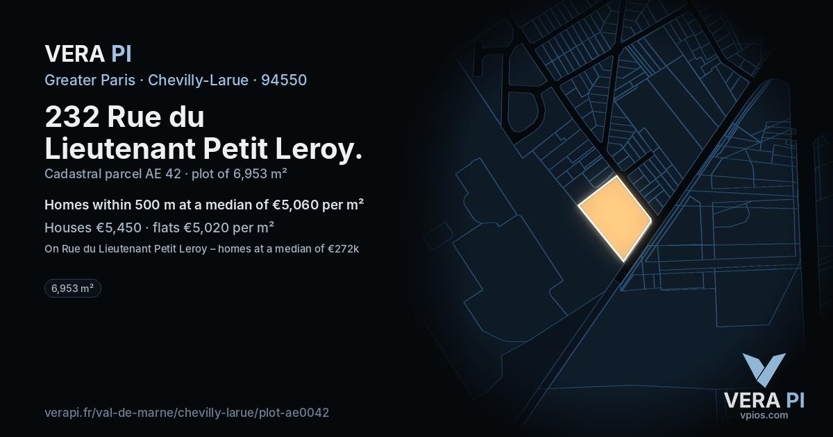 232 Rue du Lieutenant Petit Leroy, Chevilly-Larue at night – the plot lit, the parcels around coloured by the prices near them