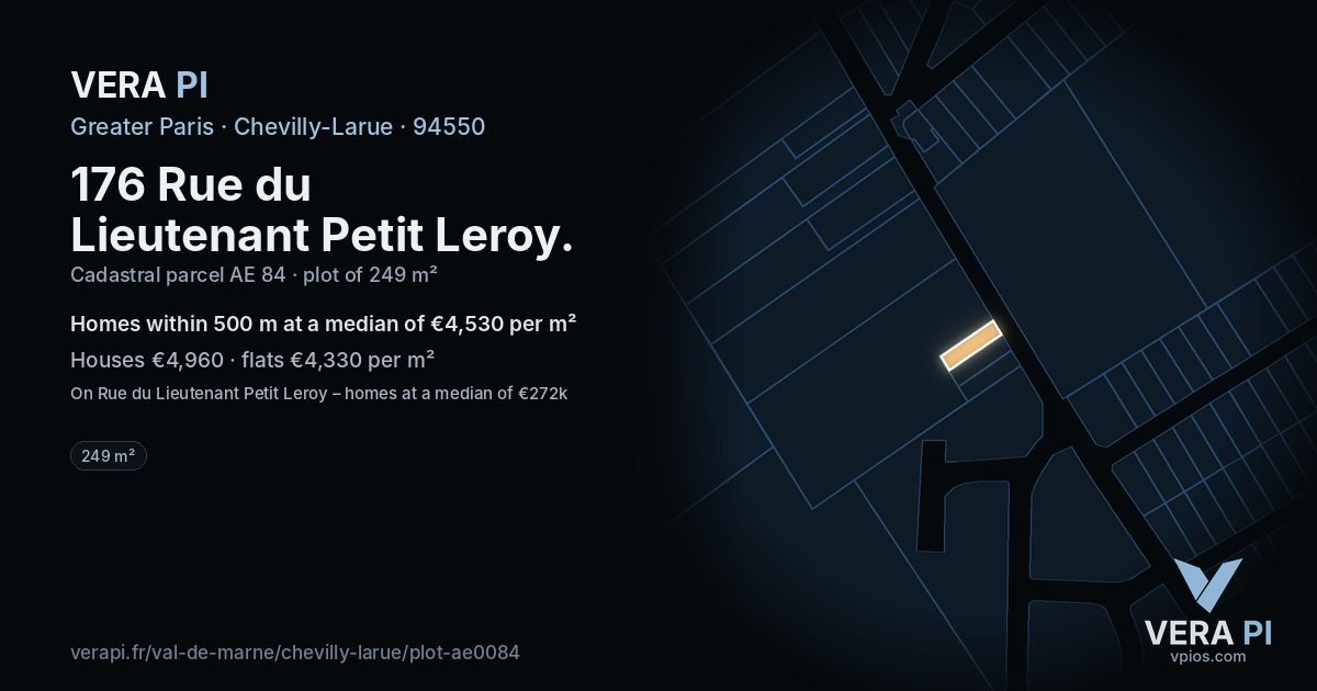 176 Rue du Lieutenant Petit Leroy, Chevilly-Larue at night – the plot lit, the parcels around coloured by the prices near them