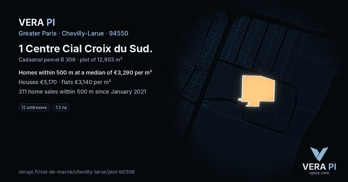 1 Centre Cial Croix du Sud, Chevilly-Larue at night – the plot lit, the parcels around coloured by the prices near them