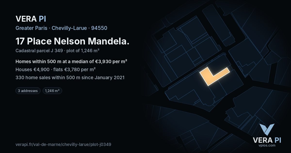 17 Place Nelson Mandela, Chevilly-Larue at night – the plot lit, the parcels around coloured by the prices near them