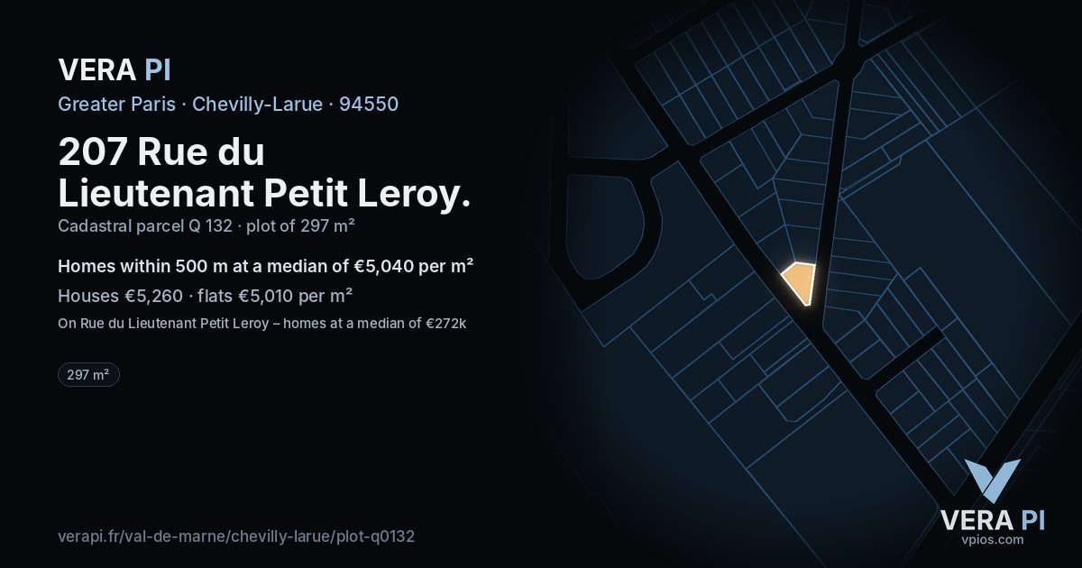 207 Rue du Lieutenant Petit Leroy, Chevilly-Larue at night – the plot lit, the parcels around coloured by the prices near them