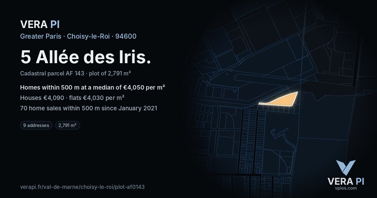 5 Allée des Iris, Choisy-le-Roi at night – the plot lit, the parcels around coloured by the prices near them