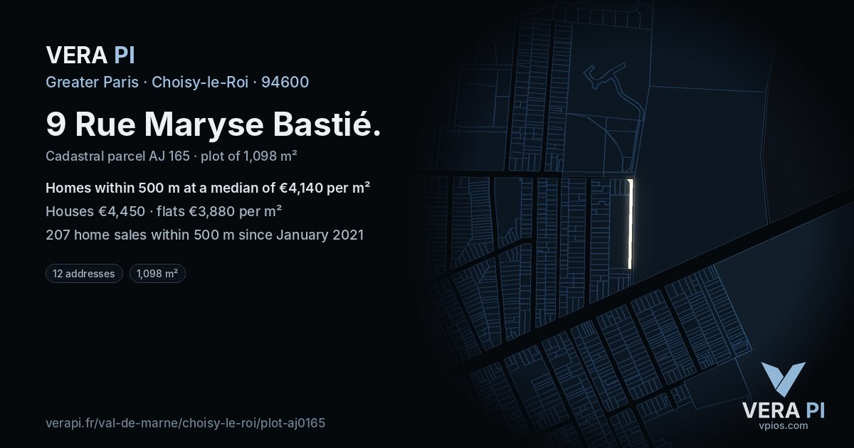 9 Rue Maryse Bastié, Choisy-le-Roi at night – the plot lit, the parcels around coloured by the prices near them