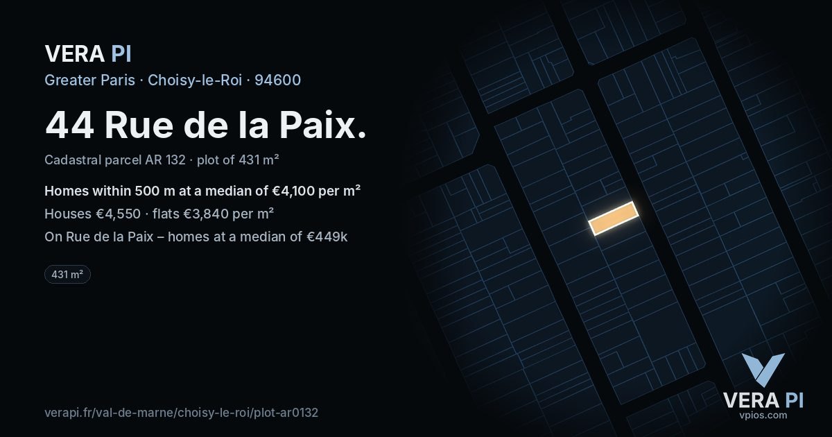 44 Rue de la Paix, Choisy-le-Roi at night – the plot lit, the parcels around coloured by the prices near them