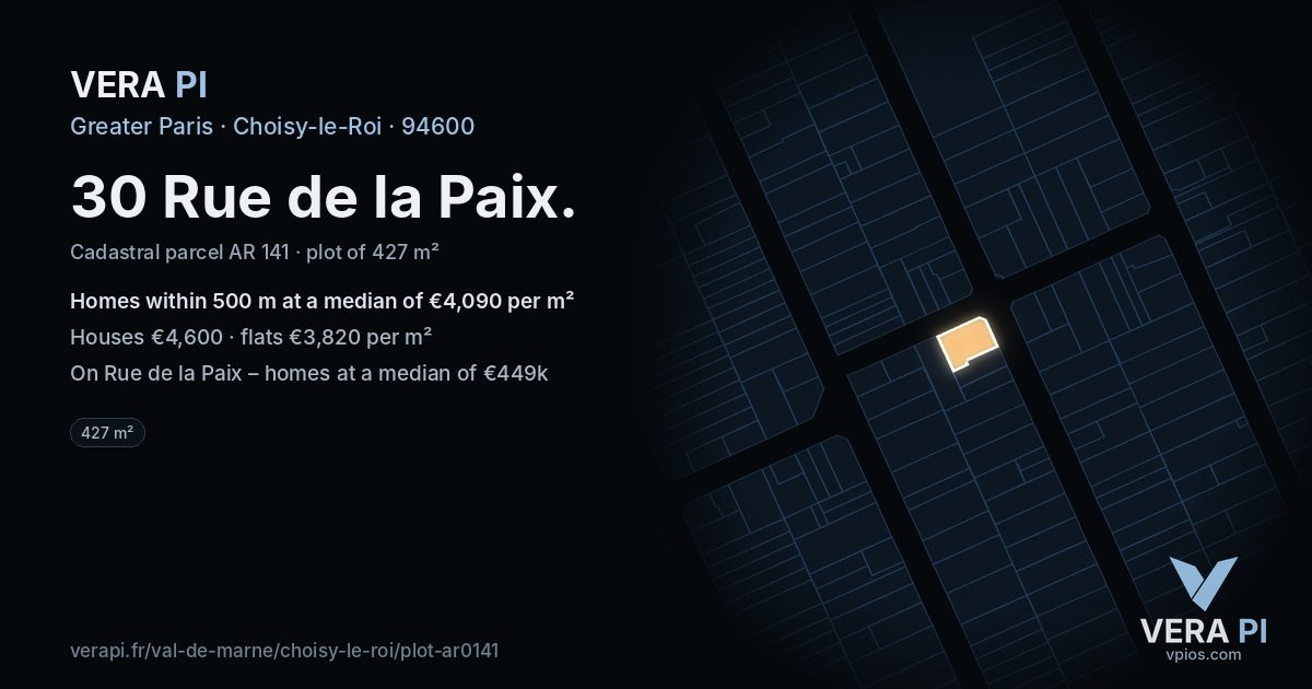 30 Rue de la Paix, Choisy-le-Roi at night – the plot lit, the parcels around coloured by the prices near them