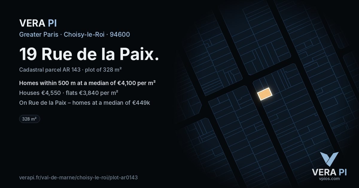 19 Rue de la Paix, Choisy-le-Roi at night – the plot lit, the parcels around coloured by the prices near them