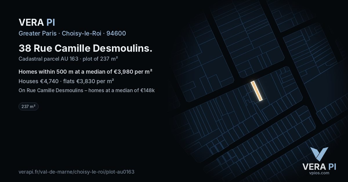 38 Rue Camille Desmoulins, Choisy-le-Roi at night – the plot lit, the parcels around coloured by the prices near them