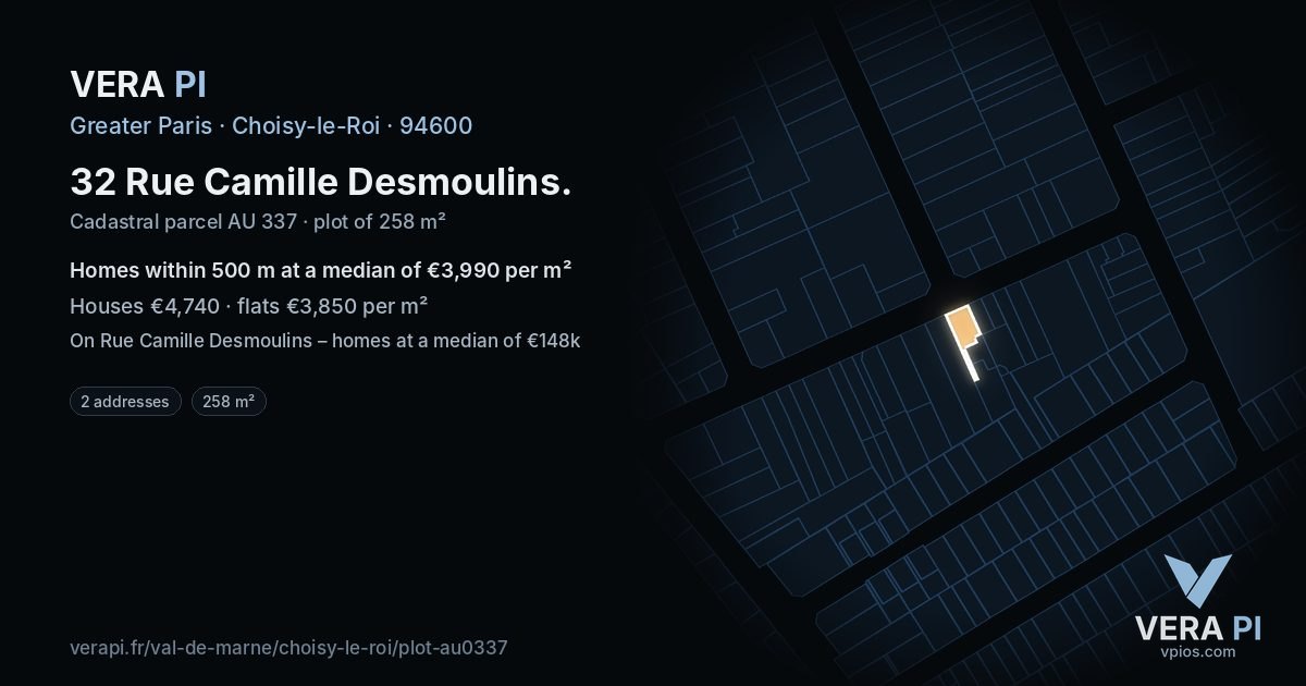 32 Rue Camille Desmoulins, Choisy-le-Roi at night – the plot lit, the parcels around coloured by the prices near them