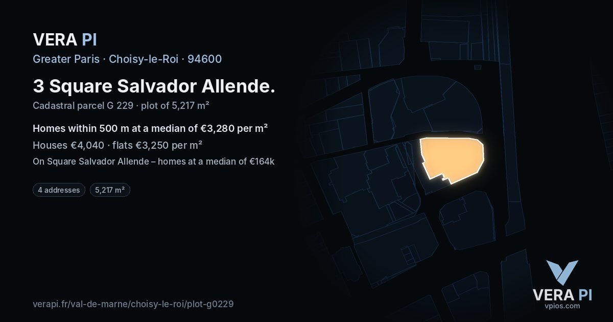 3 Square Salvador Allende, Choisy-le-Roi at night – the plot lit, the parcels around coloured by the prices near them