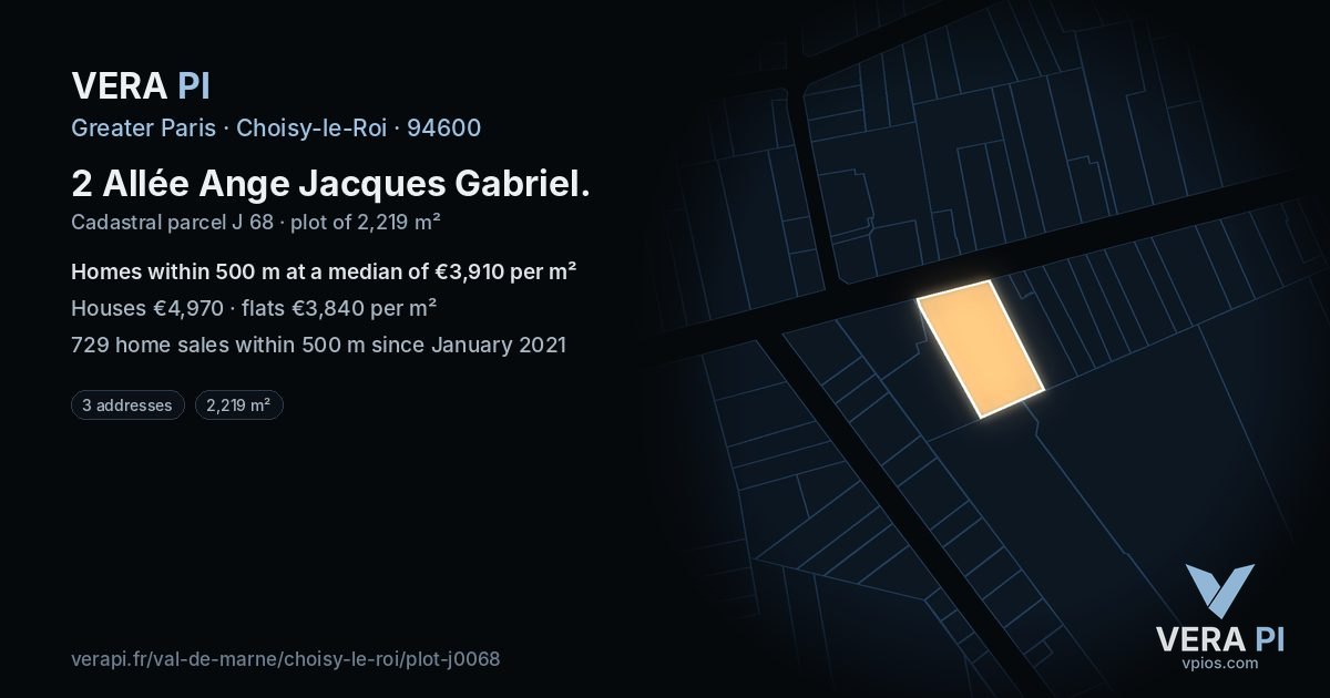 2 Allée Ange Jacques Gabriel, Choisy-le-Roi at night – the plot lit, the parcels around coloured by the prices near them