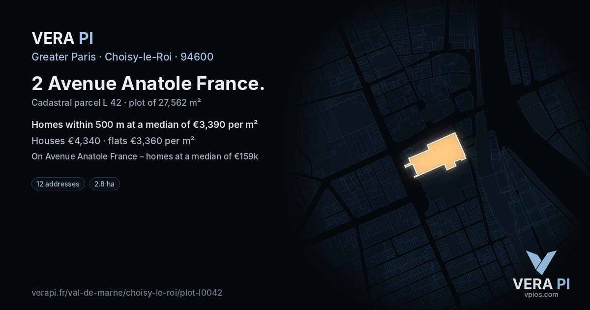 2 Avenue Anatole France, Choisy-le-Roi at night – the plot lit, the parcels around coloured by the prices near them