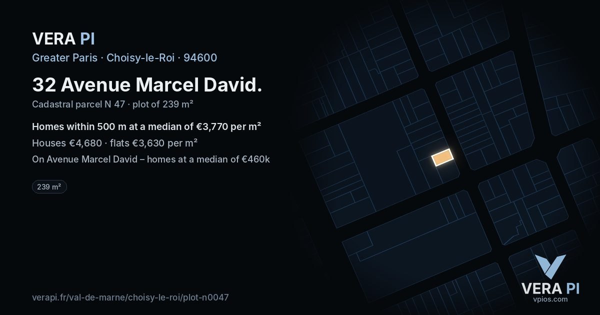 32 Avenue Marcel David, Choisy-le-Roi at night – the plot lit, the parcels around coloured by the prices near them