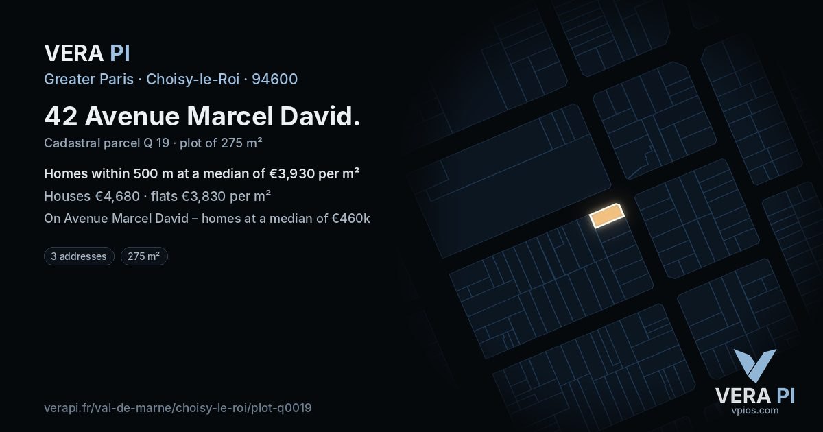 42 Avenue Marcel David, Choisy-le-Roi at night – the plot lit, the parcels around coloured by the prices near them