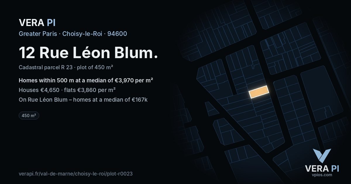 12 Rue Léon Blum, Choisy-le-Roi at night – the plot lit, the parcels around coloured by the prices near them