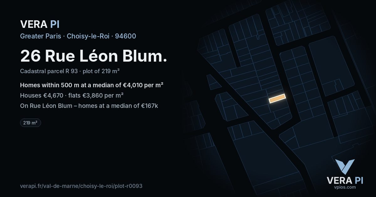 26 Rue Léon Blum, Choisy-le-Roi at night – the plot lit, the parcels around coloured by the prices near them