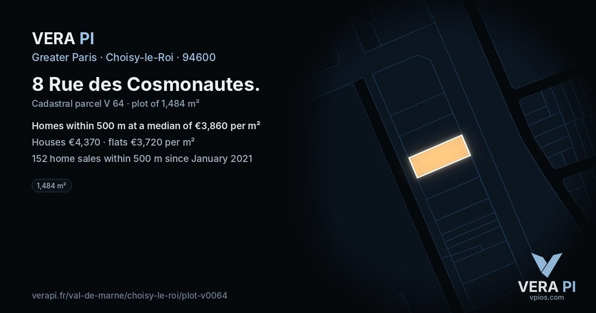 8 Rue des Cosmonautes, Choisy-le-Roi at night – the plot lit, the parcels around coloured by the prices near them