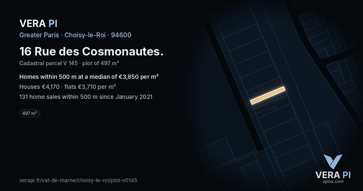 16 Rue des Cosmonautes, Choisy-le-Roi at night – the plot lit, the parcels around coloured by the prices near them