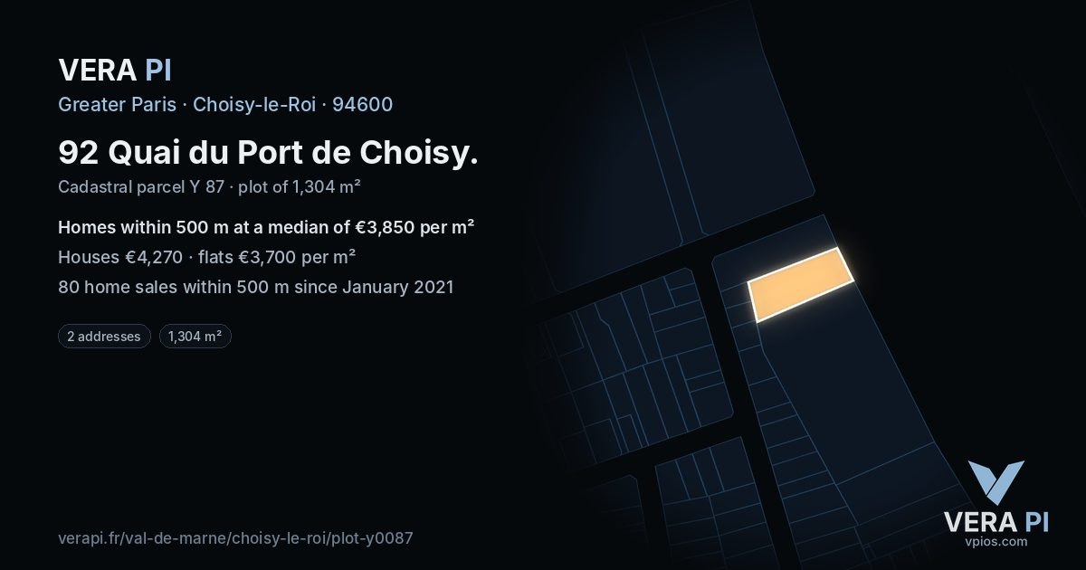 92 Quai du Port de Choisy, Choisy-le-Roi at night – the plot lit, the parcels around coloured by the prices near them