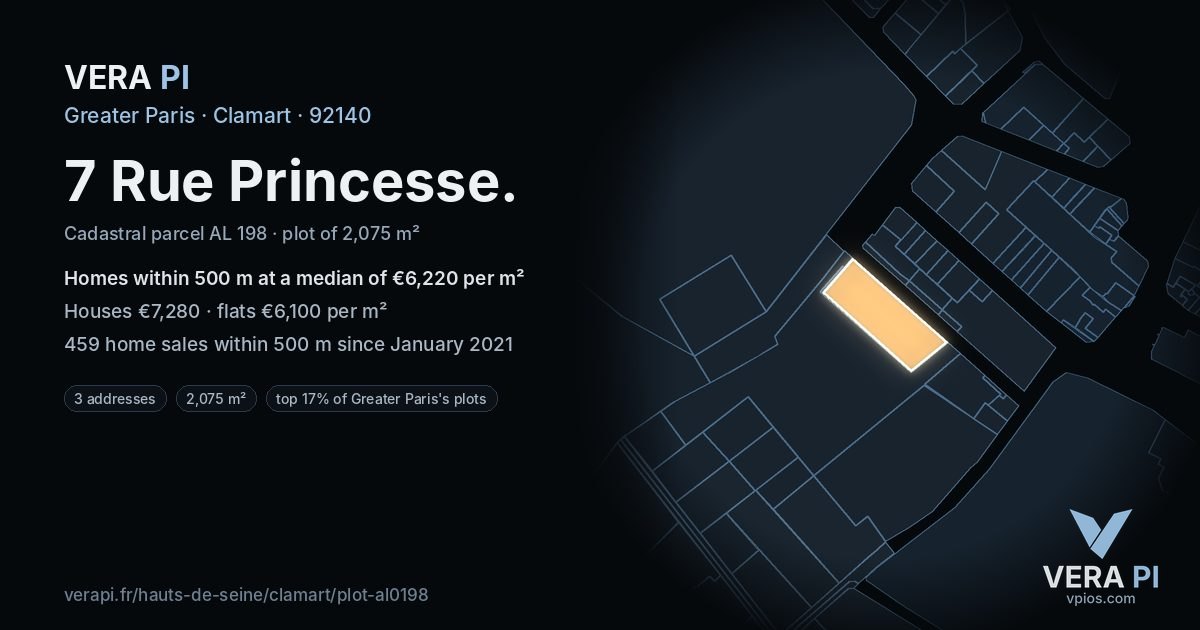7 Rue Princesse, Clamart at night – the plot lit, the parcels around coloured by the prices near them
