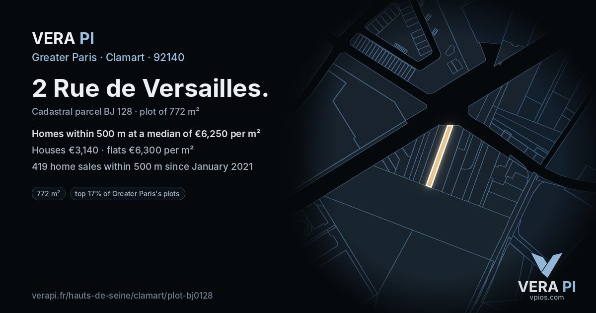 2 Rue de Versailles, Clamart at night – the plot lit, the parcels around coloured by the prices near them