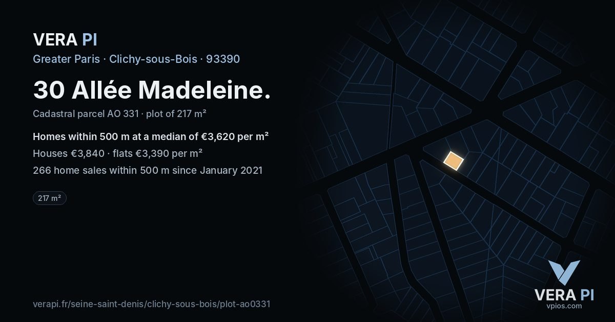 30 Allée Madeleine, Clichy-sous-Bois at night – the plot lit, the parcels around coloured by the prices near them
