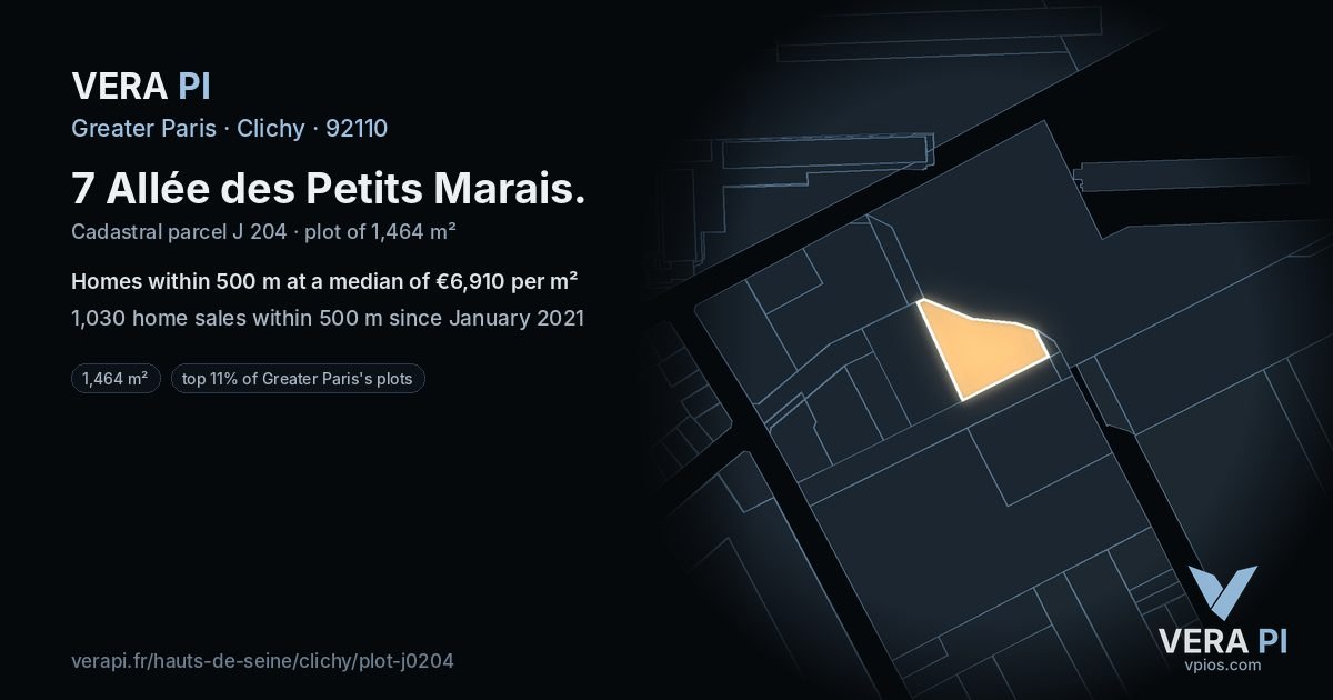 7 Allée des Petits Marais, Clichy at night – the plot lit, the parcels around coloured by the prices near them