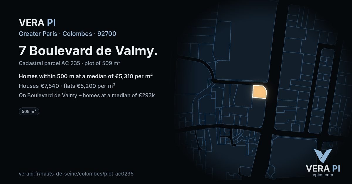 7 Boulevard de Valmy, Colombes at night – the plot lit, the parcels around coloured by the prices near them