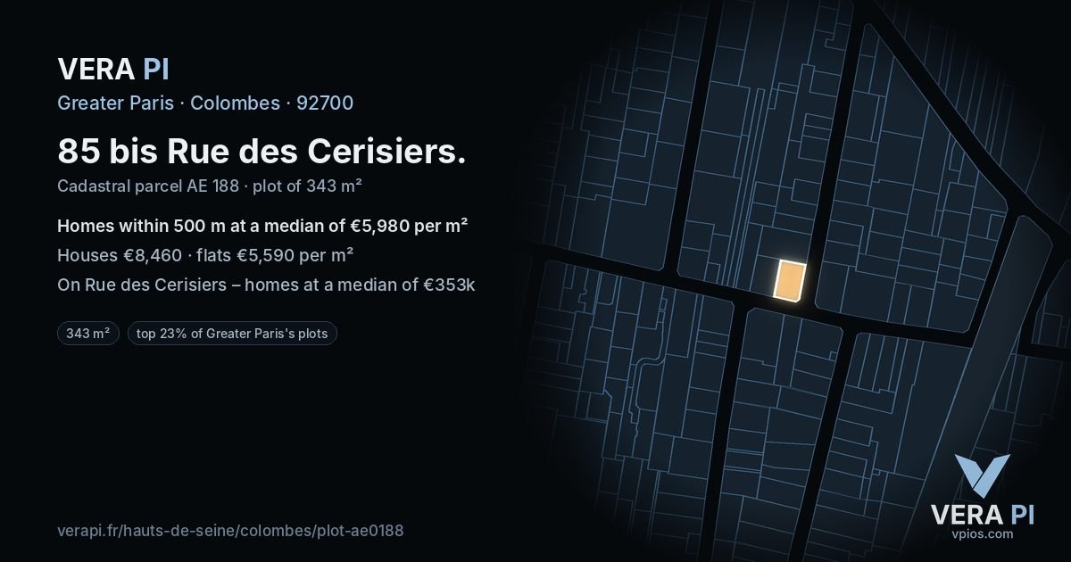 85 bis Rue des Cerisiers, Colombes at night – the plot lit, the parcels around coloured by the prices near them
