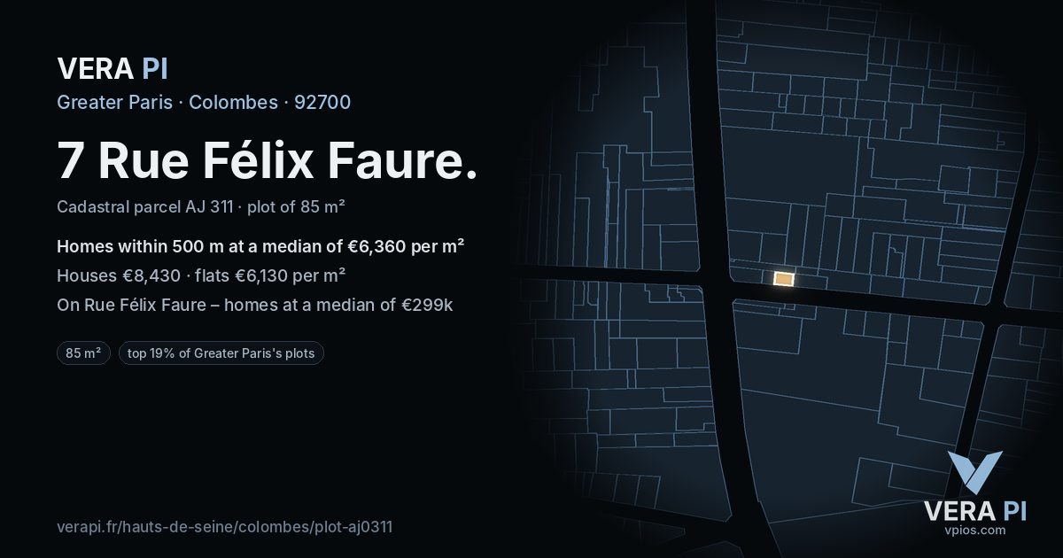 7 Rue Félix Faure, Colombes at night – the plot lit, the parcels around coloured by the prices near them