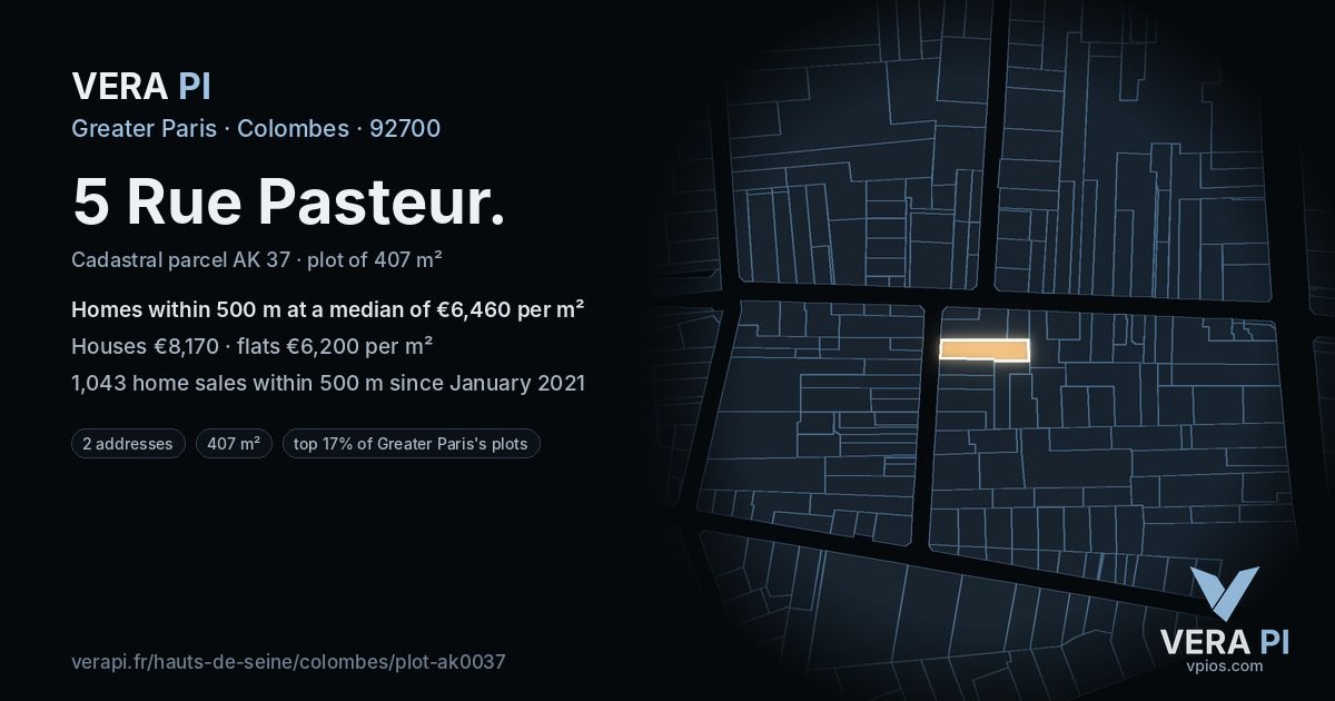 5 Rue Pasteur, Colombes at night – the plot lit, the parcels around coloured by the prices near them