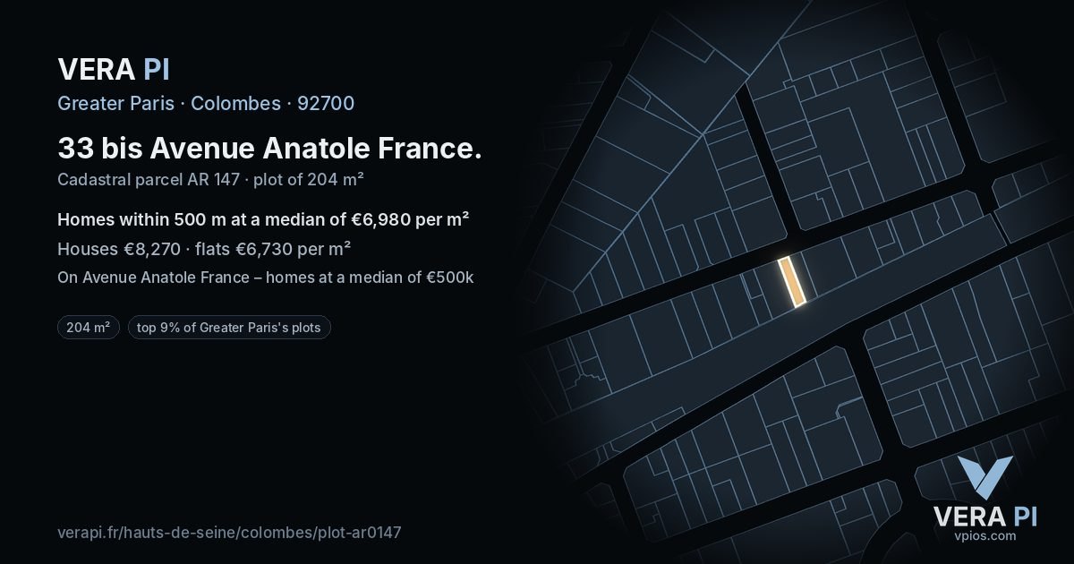 33 bis Avenue Anatole France, Colombes at night – the plot lit, the parcels around coloured by the prices near them