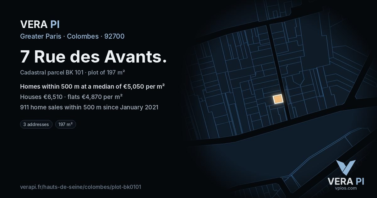 7 Rue des Avants, Colombes at night – the plot lit, the parcels around coloured by the prices near them