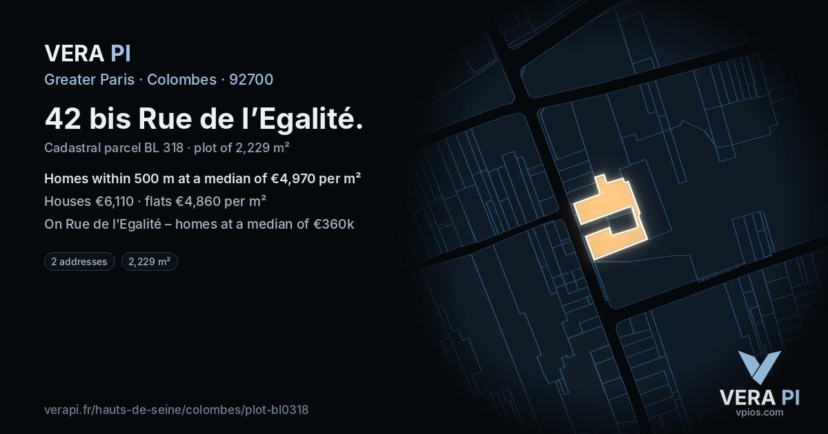 42 bis Rue de l’Egalité, Colombes at night – the plot lit, the parcels around coloured by the prices near them