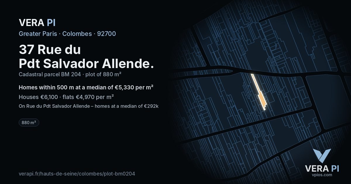 37 Rue du Pdt Salvador Allende, Colombes at night – the plot lit, the parcels around coloured by the prices near them