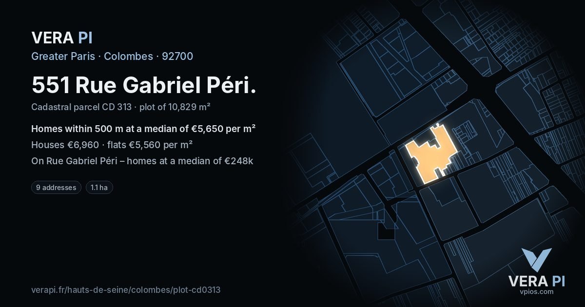 551 Rue Gabriel Péri, Colombes at night – the plot lit, the parcels around coloured by the prices near them