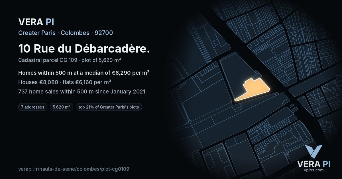 10 Rue du Débarcadère, Colombes at night – the plot lit, the parcels around coloured by the prices near them