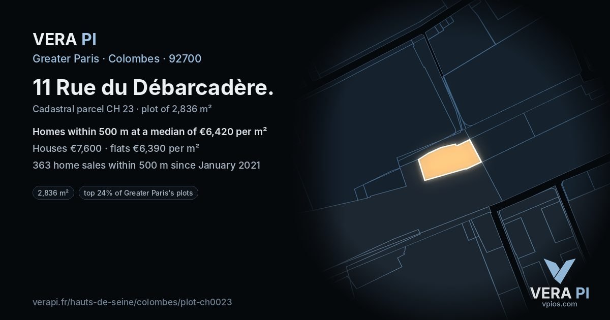 11 Rue du Débarcadère, Colombes at night – the plot lit, the parcels around coloured by the prices near them