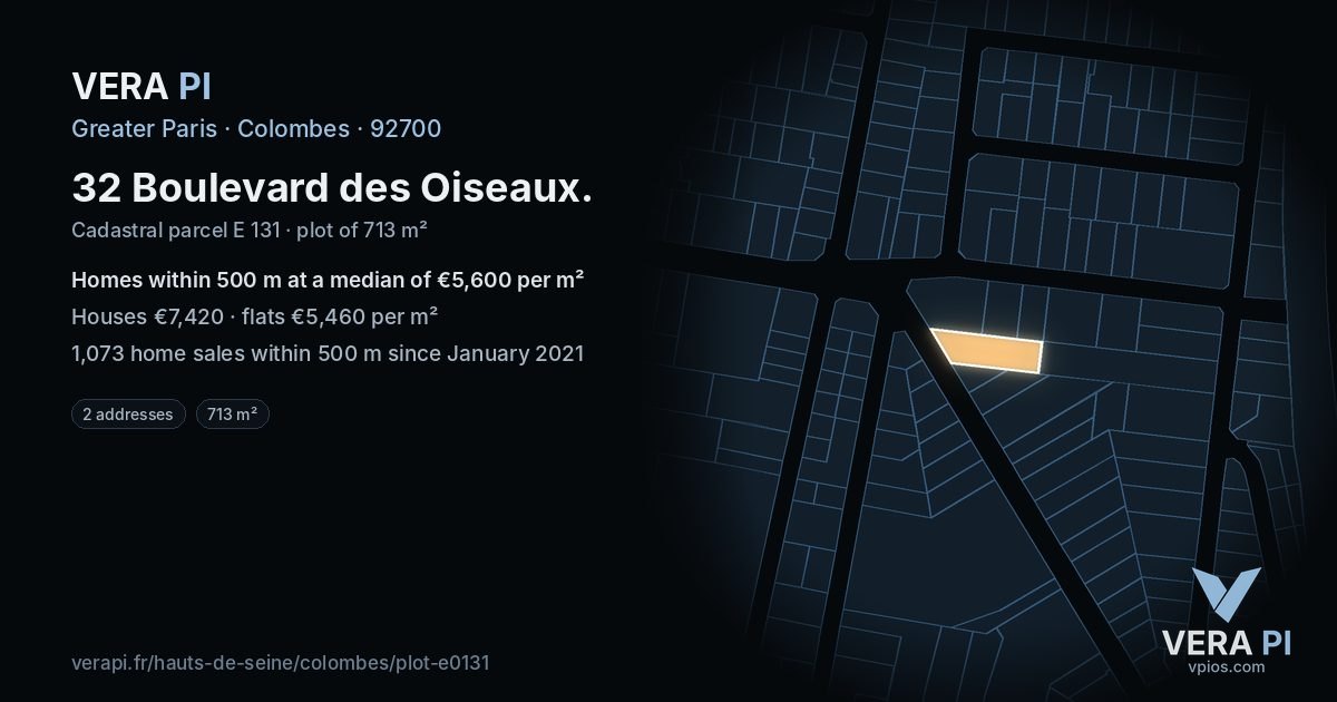 32 Boulevard des Oiseaux, Colombes at night – the plot lit, the parcels around coloured by the prices near them
