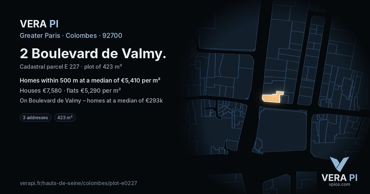 2 Boulevard de Valmy, Colombes at night – the plot lit, the parcels around coloured by the prices near them